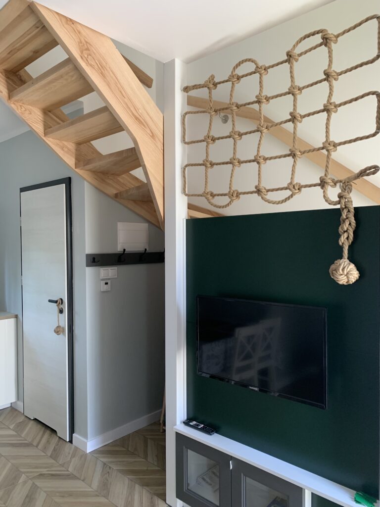 Nowocześnie urządzony salon w apartamencie/ domku Somimare